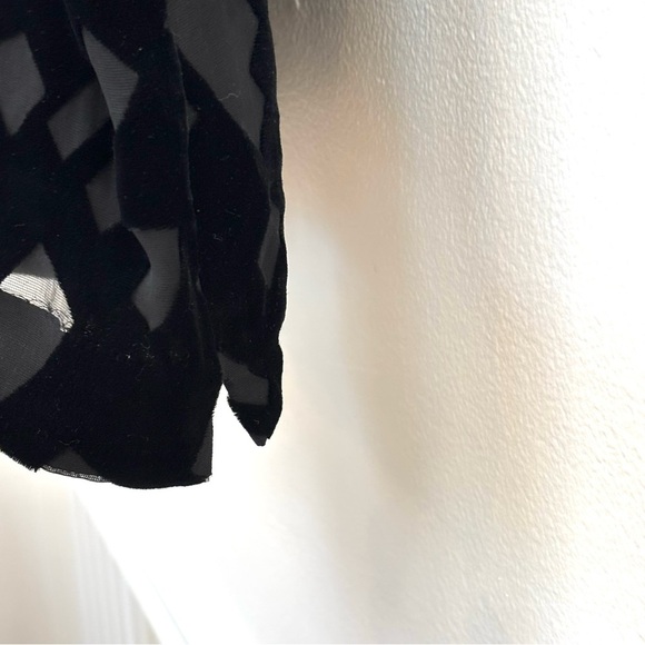 Eileen Fisher Silk Velvet Burnout Slit Sleeve Top Geometric Print Black Small - Picture 10 of 13